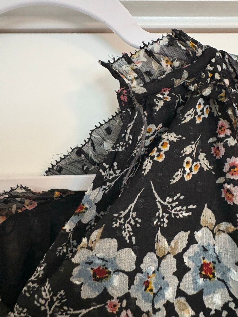 LOFT Black Floral Chiffon Blouse Ruffle Tie Neck Long Sleeve Top Size Small - Picture 6 of 7